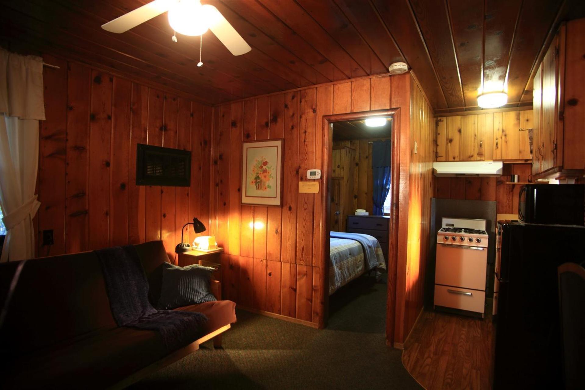 Sleepy Hollow Cabins & Hotel Crestline Exterior photo