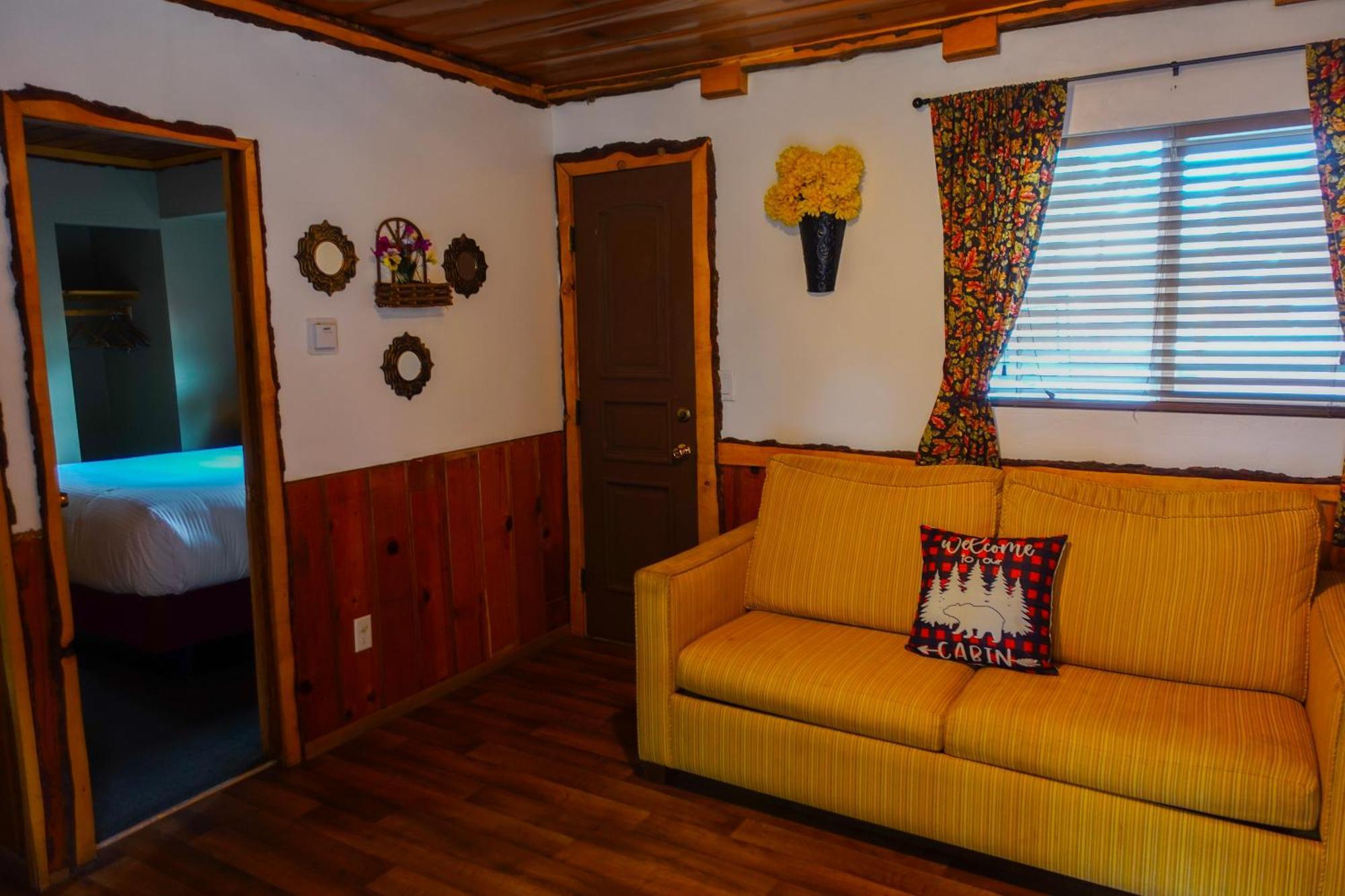 Sleepy Hollow Cabins & Hotel Crestline Exterior photo